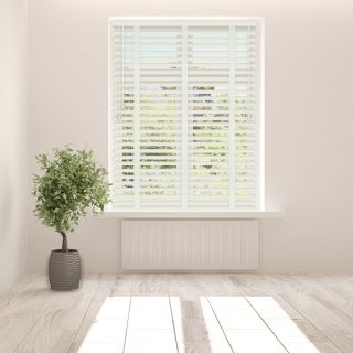Pearl Wooden Blind with Tapes